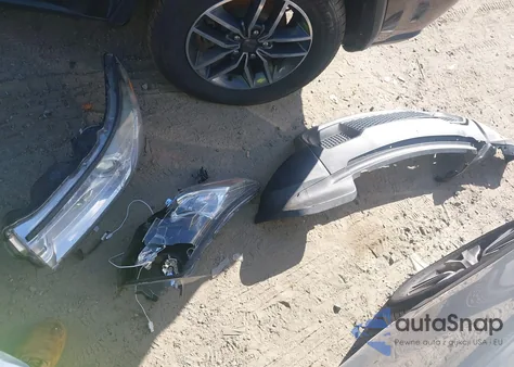 2018 Toyota Highlander Le z USA, uszkodzony, nr VIN 5TDZARFH8JS038855